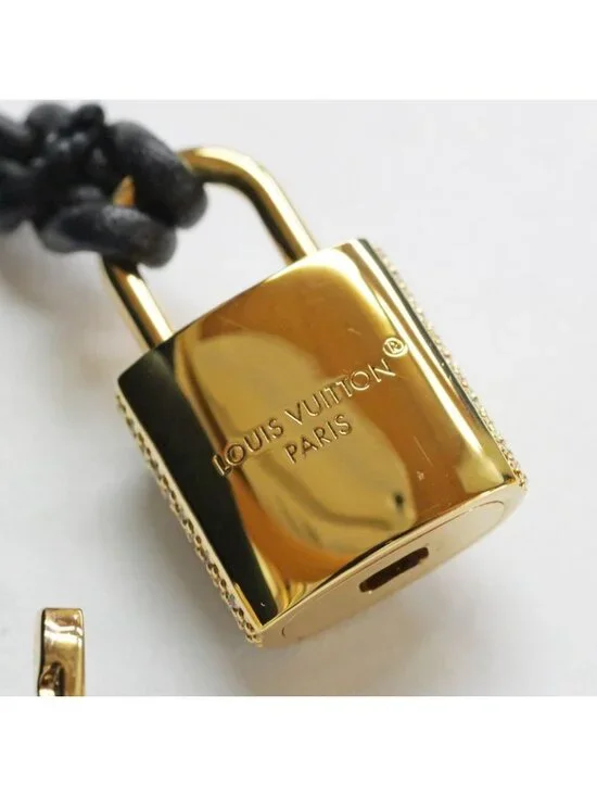 Louis Vuitton Bracelet Padlock M8217 F Gold Rhinestone Accessories - Picture 8 of 10